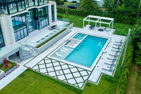 Gold, Pool/Spa Combination, Concrete: J & P Pools, Elmont, N.Y.