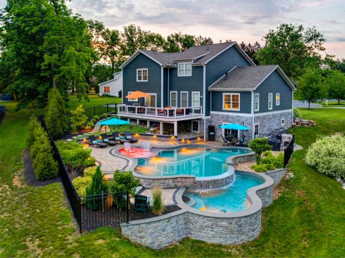 GOLDSpecialty Pools, Negative EdgeAquavisionsCarlisle, Pa.