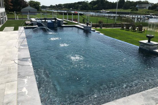 Gold:
Pool/Spa Combination — Concrete
Patrick’s Pool Inc., 
East Quogue, N.Y.